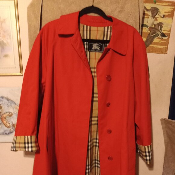 Women'sUsed Burberry RedLondon Trench Coat Size 14 Very Good Condition